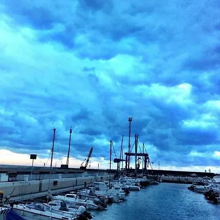 Con Balcone A 100m Dal Mare *